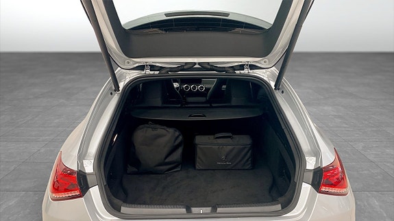Mercedes-Benz CLA250 e 10 of 25