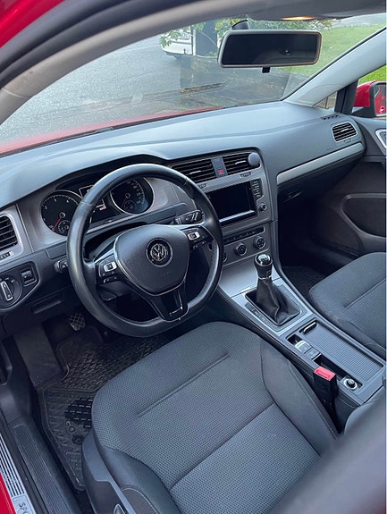 Volkswagen Golf VII 6 of 8