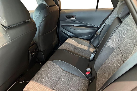 Toyota Corolla 13 of 21