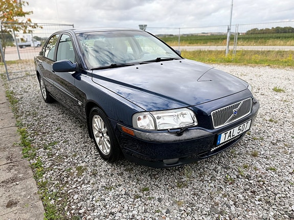 Volvo S80 2 of 10