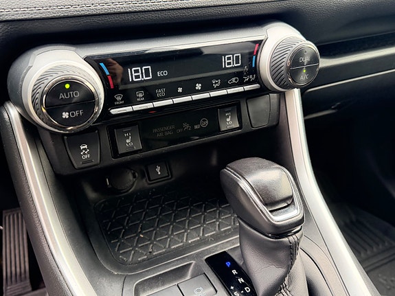 Toyota RAV4 21 of 27