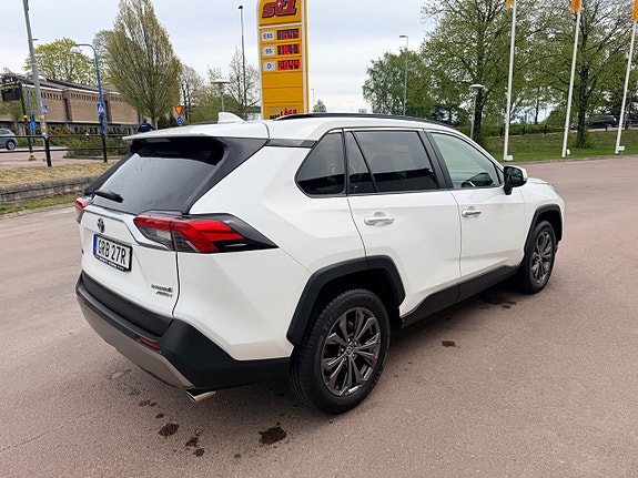 Toyota RAV4 5 of 27