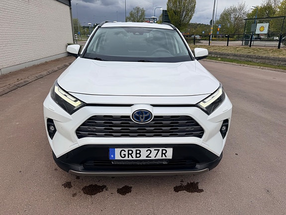 Toyota RAV4 8 of 27
