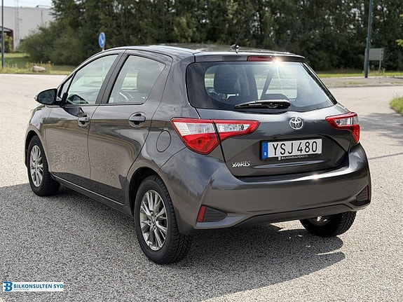 Toyota Yaris 13 of 15