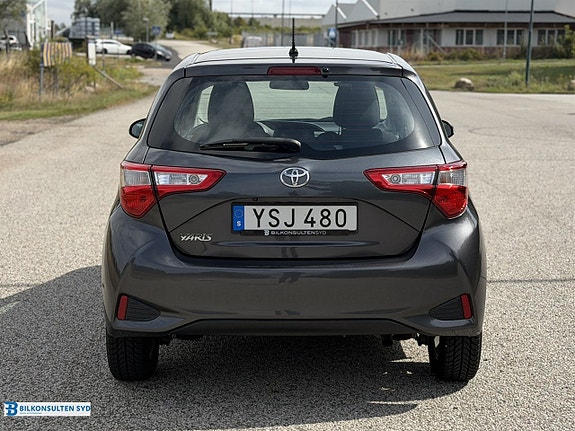 Toyota Yaris 14 of 15