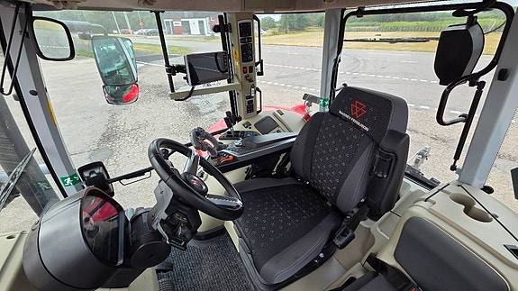 Massey Ferguson 6S.180 Dyna-VT 8 of 10