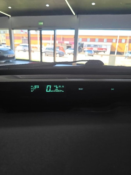 Toyota Prius 6 of 8
