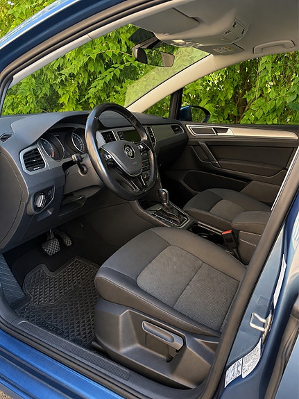 Volkswagen Golf Sportsvan 5 of 10