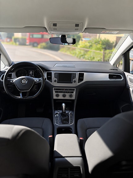 Volkswagen Golf Sportsvan 4 of 10