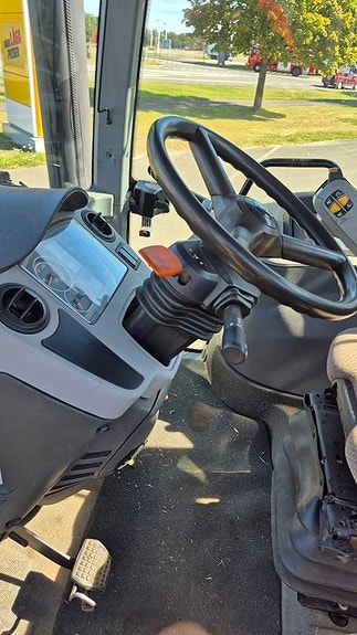 CLAAS Arion 640 7 of 11