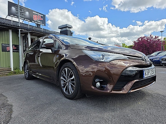 Toyota Avensis 4 of 11