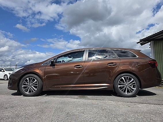 Toyota Avensis 6 of 11