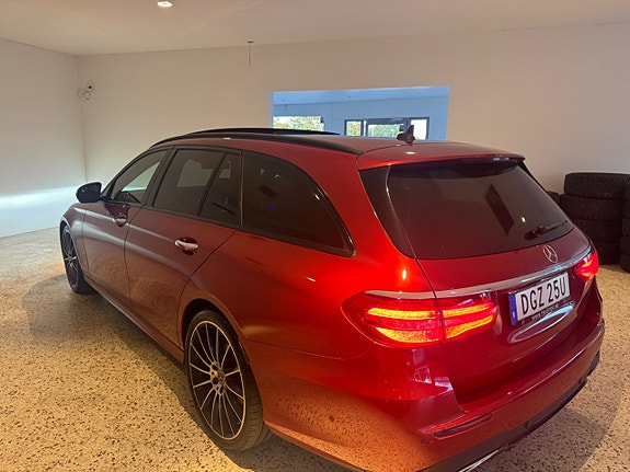 Mercedes-Benz E220 4 of 7