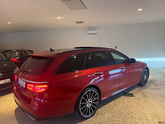Mercedes-Benz E220 3 of 7