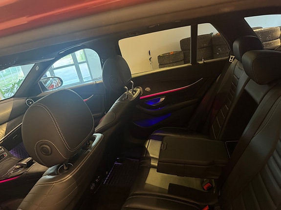 Mercedes-Benz E220 6 of 7