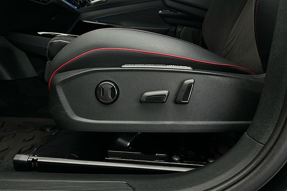 Volkswagen ID.4 GTX 18 of 30
