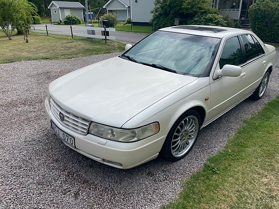 Cadillac Seville STS 6 of 6