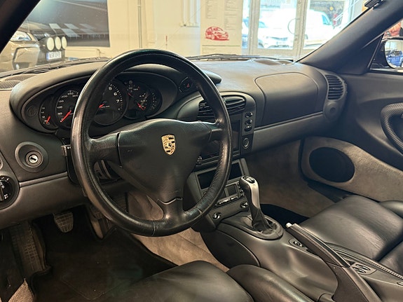 Porsche 911 8 of 17