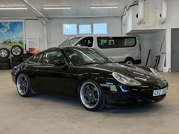 Porsche 911 4 of 17