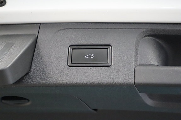 Volkswagen Passat Alltrack 26 of 30