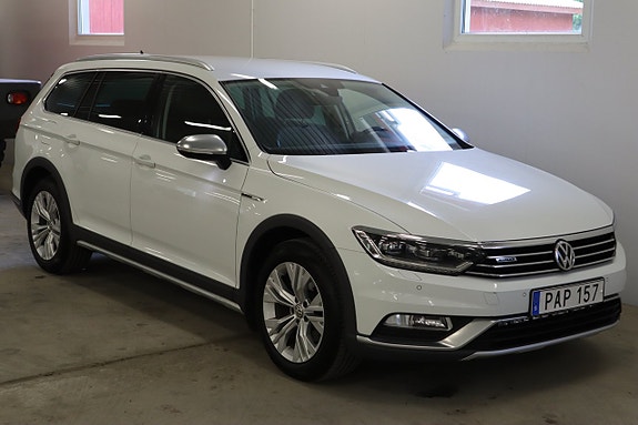 Volkswagen Passat Alltrack 3 of 30