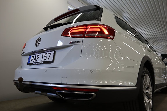Volkswagen Passat Alltrack 29 of 30