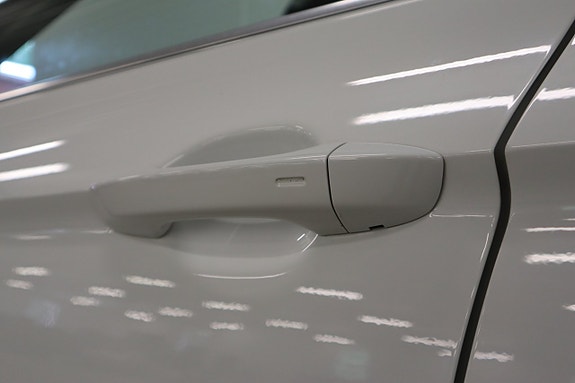 Volkswagen Passat Alltrack 27 of 30