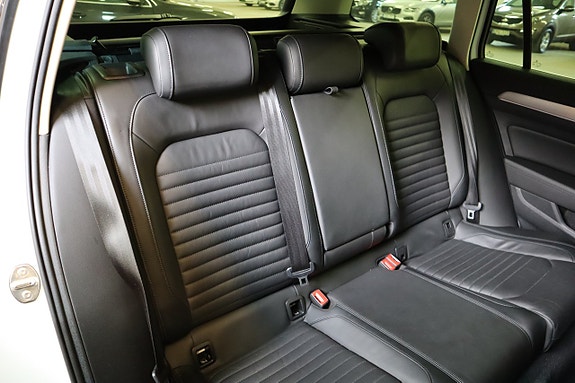 Volkswagen Passat Alltrack 22 of 30