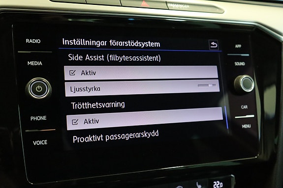 Volkswagen Passat Alltrack 17 of 30