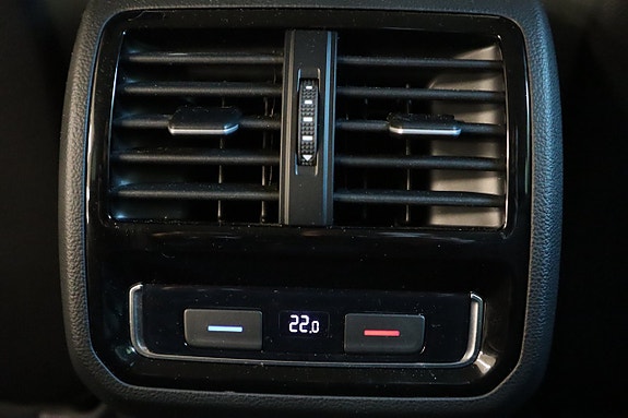 Volkswagen Passat Alltrack 23 of 30