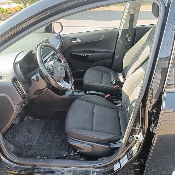 Kia Picanto 3 of 3