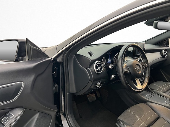 Mercedes-Benz CLA220 d 9 of 25