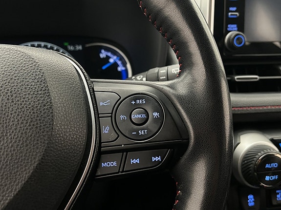 Toyota RAV4 17 of 30