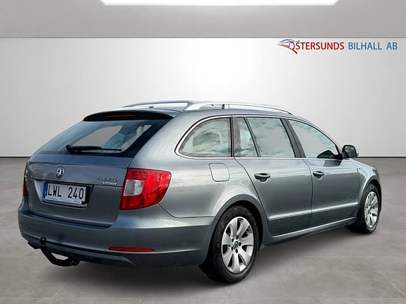 Skoda Superb 8 of 14