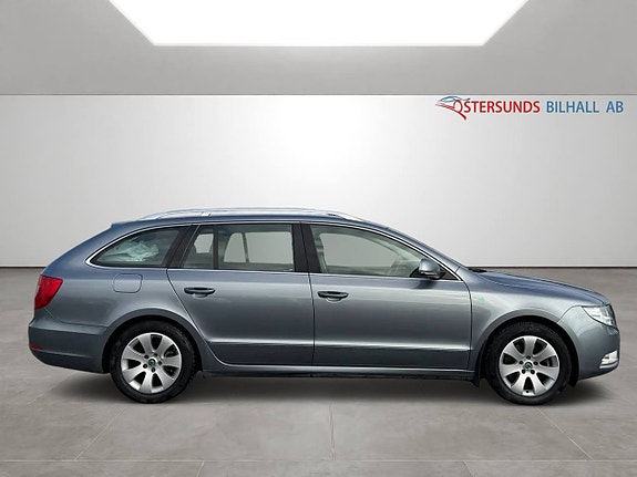 Skoda Superb 6 of 14