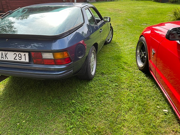 Porsche 924 4 of 11