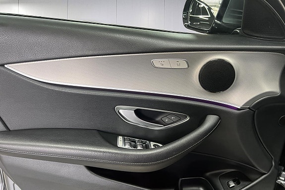 Mercedes-Benz E200 12 of 14