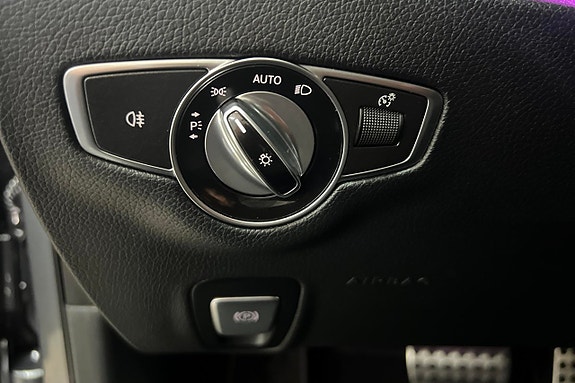Mercedes-Benz E200 10 of 14