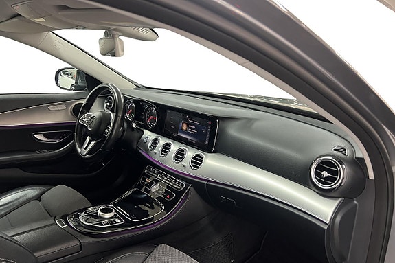 Mercedes-Benz E200 7 of 14
