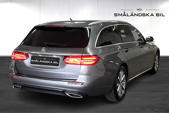 Mercedes-Benz E200 4 of 14