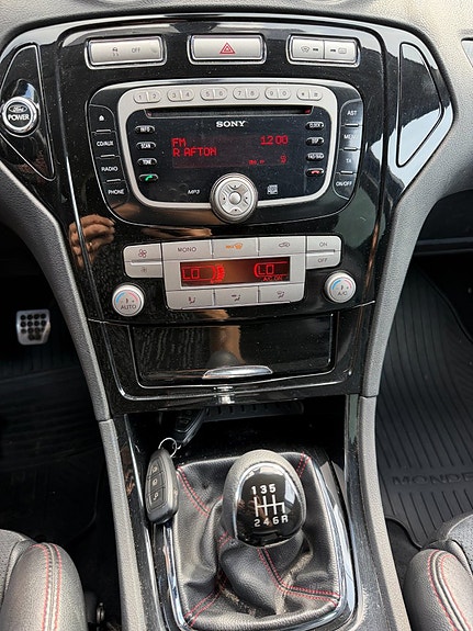 Ford Mondeo 7 of 9
