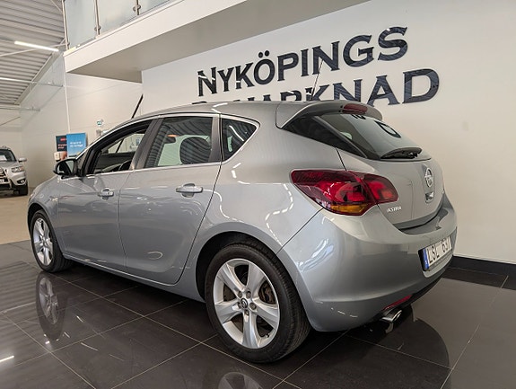 Opel Astra 3 of 16