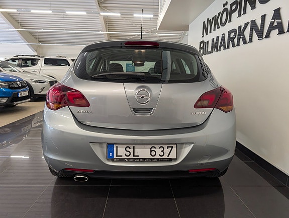 Opel Astra 4 of 16