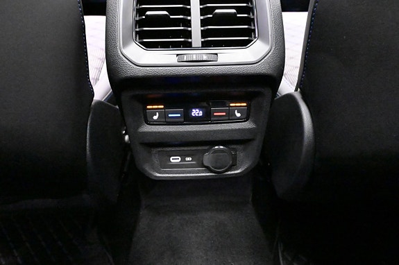 Volkswagen Tiguan 16 of 29