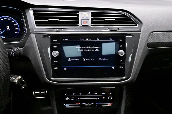Volkswagen Tiguan 29 of 29