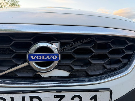 Volvo V40 Cross Country 14 of 14