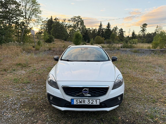 Volvo V40 Cross Country 5 of 14