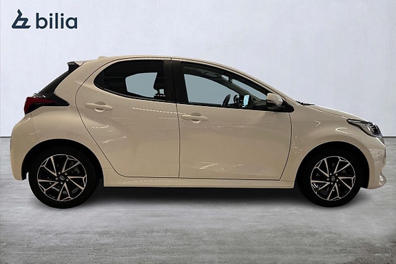 Toyota Yaris 18 of 21