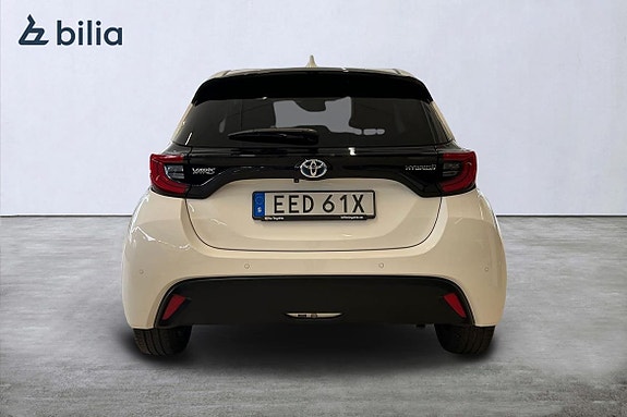Toyota Yaris 5 of 21