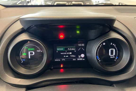 Toyota Yaris 16 of 21